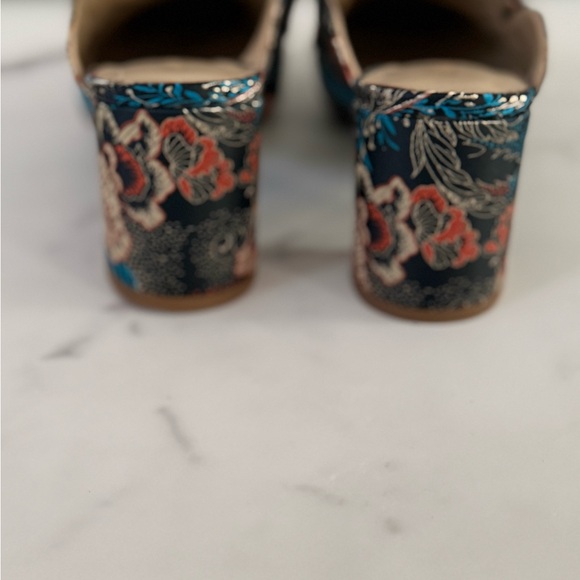 Enzo Angiolini Gillian Paisley Slip On - Picture 4 of 6